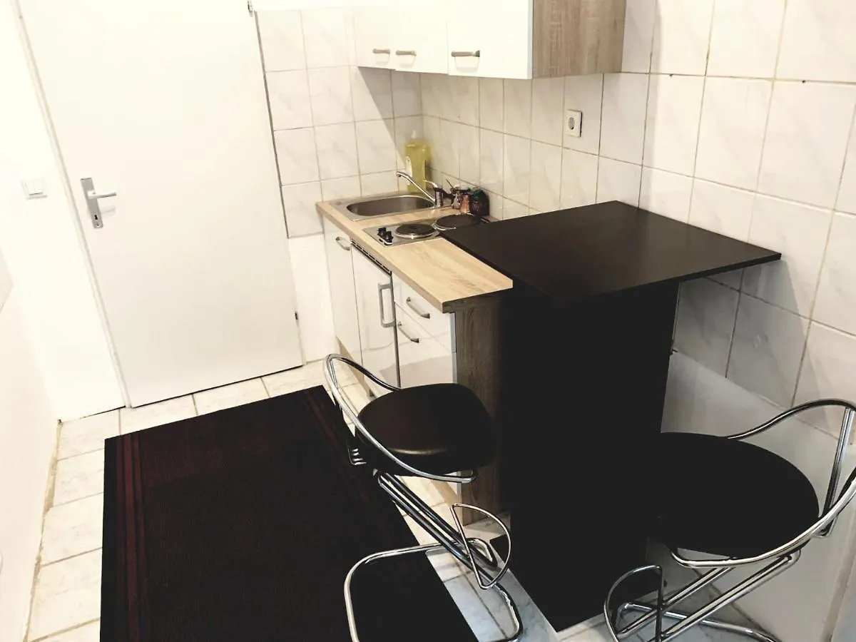 Rainbow Apartment Vienna 0*,  Austria